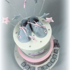 Tauftorte, Sanelas Tortenwelt, grau-weiss
