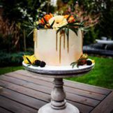 Golden Drip Wedding Cake, Golden Drip, Exotische Früchte, Vintage Wedding Cake, Sanelas Tortenwelt, Hochzeitstorten, Vintage Wedding Cakes, Semi-Naked Wedding Cake, Elegant Wedding Cake, Cupcakes23
