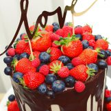 Drip Wedding Cake, Fruit Wedding Cake, Hochzeitstorte-Beeren, Semi-Naked Cake, Sanelas Tortenwelt, Hochzeitstorten, Vintage Wedding Cakes, Semi-Naked Wedding Cake, Elegant Wedding Cake, Cupcakes
