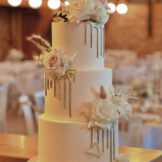 Sanelas Tortenwelt, Hochzeitstorten, Wedding Cakes, Vintage Wedding Cake, Vintage Hochzeitstorte, Semi Naked Wedding Cake, Naked Cake, Cupcakes, kunst, Bückeburg, Minden, Hannover, Bad Nenndorf, Bielefeld, Hameln, Rinteln, Uchte, Hof Frien, Stadthagen, Häserhof, Gasthof Vehlen, Altes Zollhaus, Brüngers Landwirtschaft, GOP Bad Oeynhausen, Häserhof, Hof von Laer, Hotel Bad Minden, Kaiser Wilhelm, Kloster Möllenbeck, Kupfersaal Petershagen, Morhoff Petershagen, Rittergut Remeringhausen, Scarabeo Minden, Schloss Bückeburg, Schloss Ovelgönne, Schloss von Hammerstein, Schäferhof Rusbend, Weserscheune Buchholz, Zum Wilden Schmied Bad Oeynhausen