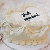 Sanelas Tortenwelt, Hochzeitstorten, Wedding Cakes, Vintage Wedding Cake, Vintage Hochzeitstorte, Semi Naked Wedding Cake, Naked Cake, Cupcakes, kunst, Bückeburg, Minden, Hannover, Bad Nenndorf, Bielefeld, Hameln, Rinteln, Uchte, Hof Frien, Stadthagen, Häserhof, Gasthof Vehlen, Altes Zollhaus, Brüngers Landwirtschaft, GOP Bad Oeynhausen, Häserhof, Hof von Laer, Hotel Bad Minden, Kaiser Wilhelm, Kloster Möllenbeck, Kupfersaal Petershagen, Morhoff Petershagen, Rittergut Remeringhausen, Scarabeo Minden, Schloss Bückeburg, Schloss Ovelgönne, Schloss von Hammerstein, Schäferhof Rusbend, Weserscheune Buchholz, Zum Wilden Schmied Bad Oeynhausen