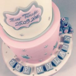 Tauftorte, Sanelas Tortenwelt, grau-weiss