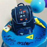 Die Einschulung, die Schultasche, Zuckerfiguren essbar, Art Cake, Kuchen, Sanelas Tortenwelt, Zuckerfiguren essbar
