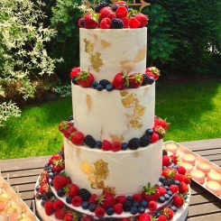 Semi-Naked Cake mit 24 Karat Blattgold verziert, Sanelas Tortenwelt, Hochzeitstorten ohne Fondant, Wedding Cakes, Bückeburg41