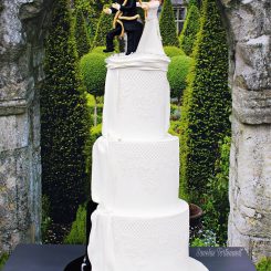 Half and Half Wedding Cake, Zuckerfiguren essbar, Sanelas Tortenwelt, Hochzeitstorten, Bückeburg22