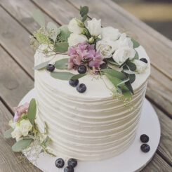 Vintage Wedding Cake, Vintage Hochzeitstorte, Hochzeitstorte mit echten Blumen, Grün/Weiß, Blaubeeren, Sanelas Tortenwelt, Wedding Cake, Hochzeitstorte, Bückeburg, HannoverIMG-4534