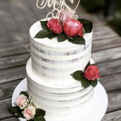 Vintage/Semi-Naked Wedding Cake, Hochzeitstorte mit echten Blumen, Sanelas Tortenwelt, Wedding Cake, Hochzeitstorte, Bückeburg, Hannover
