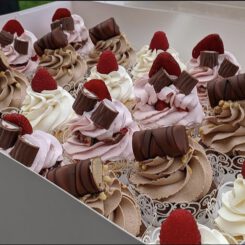 Cupcakes, Sweet Table, Macarons, Desert Gläser, Cakesicles, Cakepops, Cupcakes, Hochzeit, Sanelas Tortenwelt, Wedding Cake, Hochzeitstorte, Bückeburg, Hannover
