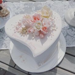Herz-Torte, Heart Cake, Hochzeitstorte, Zuckerfiguren essbar, Sanelas Tortenwelt, Wedding Cake, Hochzeitstorte, Bückeburg, Hannover