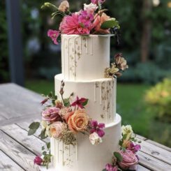 Sanelas Tortenwelt, Vintage Wedding Cake, Semi Naked Hochzeitstorte, Berry Cake, Schoko Drip, Bückeburg, Hannover